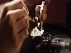 Giulia Elettra Gorietti, Greta Scarano in Suburra (2015) 4