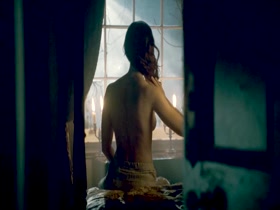 Emily Blunt nude, side boobs scene In The Wolfman 3