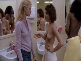 Jaclyn DeSantis, Aliya Campbell in Road Trip (2000) 12