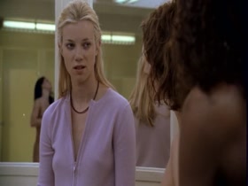 Jaclyn DeSantis, Aliya Campbell in Road Trip (2000) 15