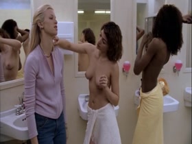 Jaclyn DeSantis, Aliya Campbell in Road Trip (2000) 9