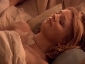 Laurel Holloman and Jennifer Beals in The L Word 19