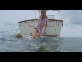 Jacqueline Bisset nipslip , hot scene in The Deep 1
