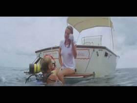 Jacqueline Bisset nipslip , hot scene in The Deep 3