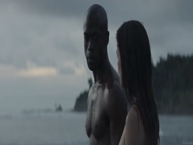 Adriana Ugarte Interracial , Kissing In Palmeras en la nieve (2015) 16