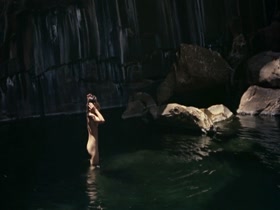 Jenny Agutter Outdoor , Vinage in Walkabout (1971) 12