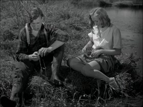 Tove Maes in Ditte menneskebarn (1946) 14