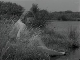 Tove Maes in Ditte menneskebarn (1946) 3