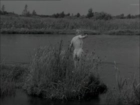 Tove Maes in Ditte menneskebarn (1946) 6