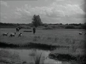 Tove Maes in Ditte menneskebarn (1946) 8