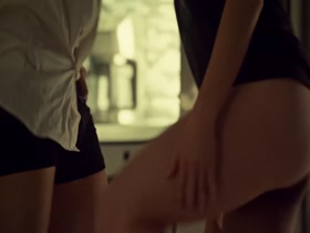 Tatiana Maslany in Orphan Black s01e01 (2013) 11