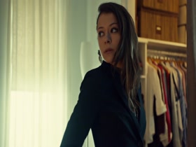 Tatiana Maslany in Orphan Black s01e01 (2013) 6