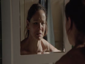 Sarah Wayne Callies in Colony s01e03 (2016) 4
