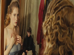 Ophelia Kolb in Gainsbourg (2010) 12