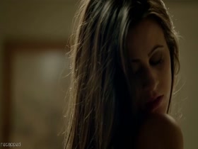 Jennifer Thompson in Femme Fatales 6