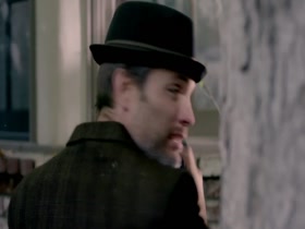 Unknown in Femme Fatales (2011 s02e10) 19