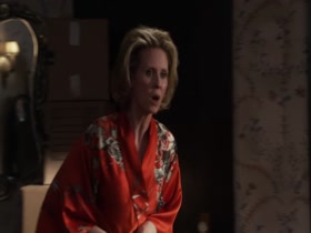 Laura Linney & Cynthia Nixon in The Big C. (2011) 12