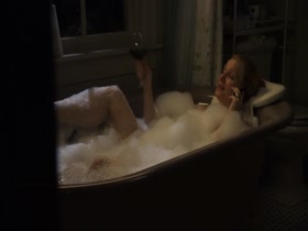 Laura Linney & Cynthia Nixon in The Big C. (2011) 14