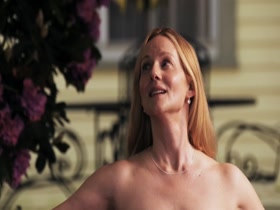 Laura Linney & Cynthia Nixon in The Big C. (2011) 3