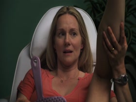 Laura Linney & Cynthia Nixon in The Big C. (2011) 7
