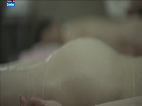 Amy Landecker, Gaby Hoffmann in Transparent s02e05 (2015) 5