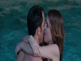 Anna Kendrick, Brie Larson in Digging for Fire (2015)