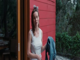 Anna Kendrick, Brie Larson in Digging for Fire (2015) 19