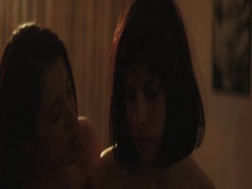 Dana Dorel Jessica Iris Here Comes the Devil (2012) 720p 15
