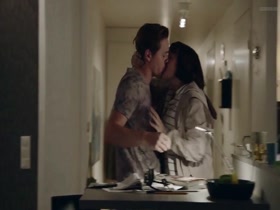 Elena Leeve in Ihon Alla s01e07 (2015) 
