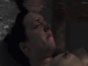 Elena Leeve in Ihon Alla s01e01 (2015)  8
