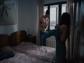 Elena Popa Autoportretul Unei Fete Cuminti (2015) 720p  12