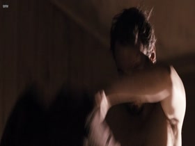 Gabriela Maria Schmeide Henri IV (2009) 108p  1