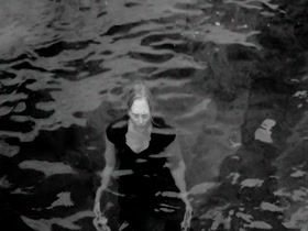 Natacha Regnier Le Silence (FR 2004)  11