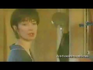 Beatrice Dalle Bathtub , nude scene in ALa Folie 10