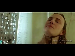 Belen Fabra shower scene in Diaro De Una Ninfomana 5