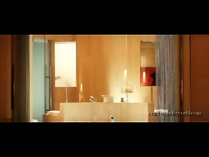 Belen Rodriguez nude , Bathtub scene in Se sei cosi ti dico si  13