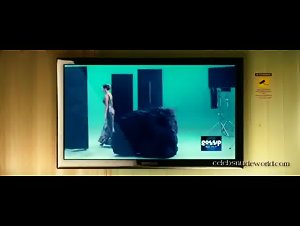 Belen Rodriguez wet , Bathtub scene in Se sei cosi ti dico si  13