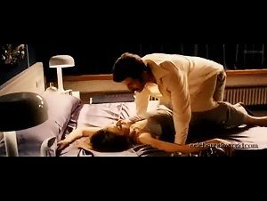 Candela Pena , Goya Toledo in Los anos desnudos (2008) 7