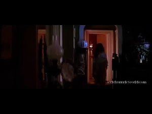 Cara Buono in Waterland (1992) 14