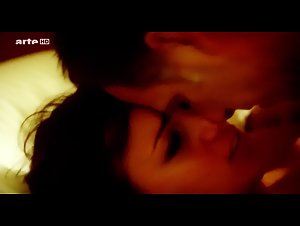 Darine Hamze Hot , Couple in Beyrouth hotel (2011) 11