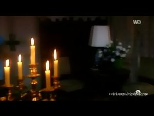 Dany Verissimo bra , nude scene in Missions de charme (2002) 2