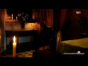 Dany Verissimo bra , nude scene in Missions de charme (2002) 3