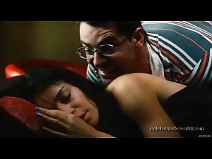 Flora Martinez Explicit , Funny in Canciones de amor en Lolita's Club (2007) 2