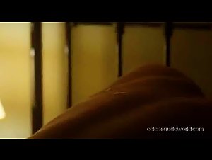 Gillian Anderson Flashing , boobs in Straightheads (2007) 5