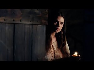 Hayley Atwell , Natalia Worner in Pillars of the Earth (2010) 6