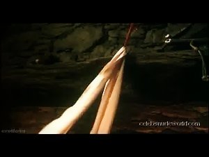 Heather Graham on top , nude scene in Killing Me Softly (2002) 5