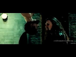 Heather Matarazzo , Monika Malacova in Hostel: Part II (2007) 6