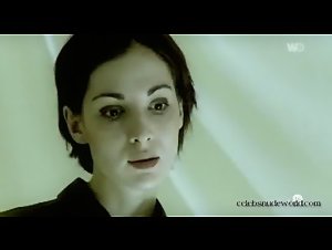 Ingrid Rouif , Sandra Richefort in La septieme porte (2001) 3