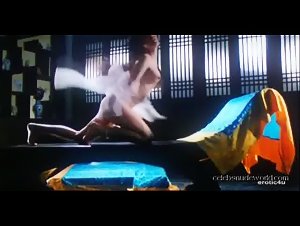 Isabella Chow in Yu pu tuan zhi: Tou qing bao jian (1992) 12