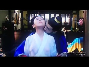 Isabella Chow in Yu pu tuan zhi: Tou qing bao jian (1992) 4